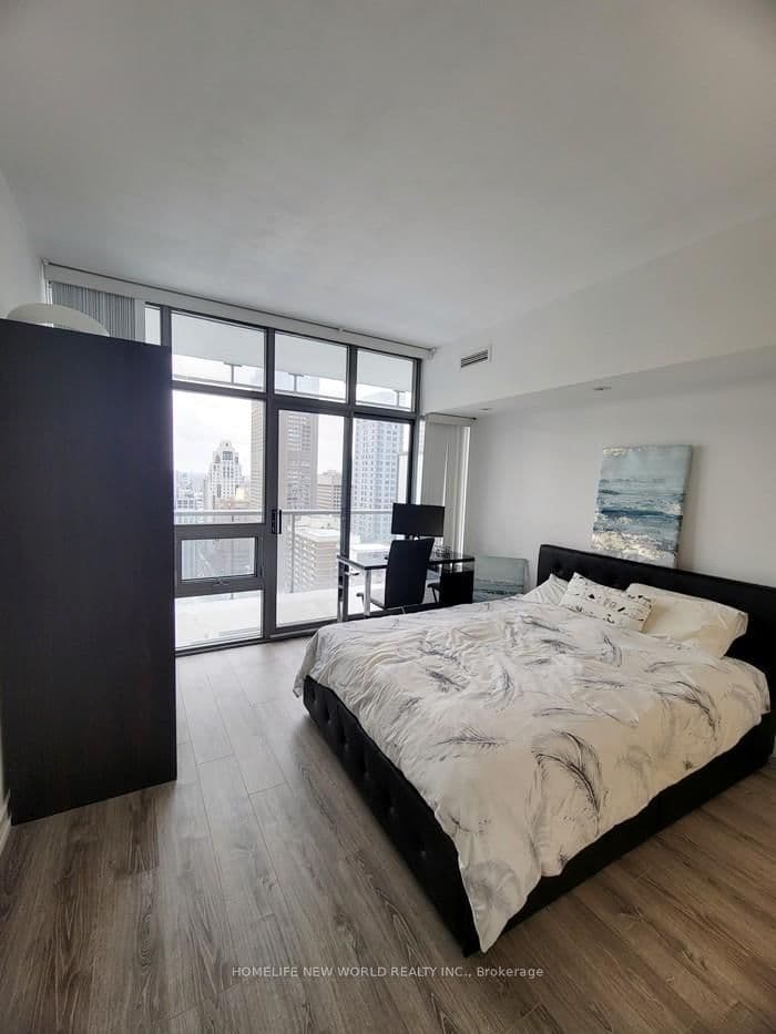 33 Charles Street E, Unit 2706 thumbnail 7