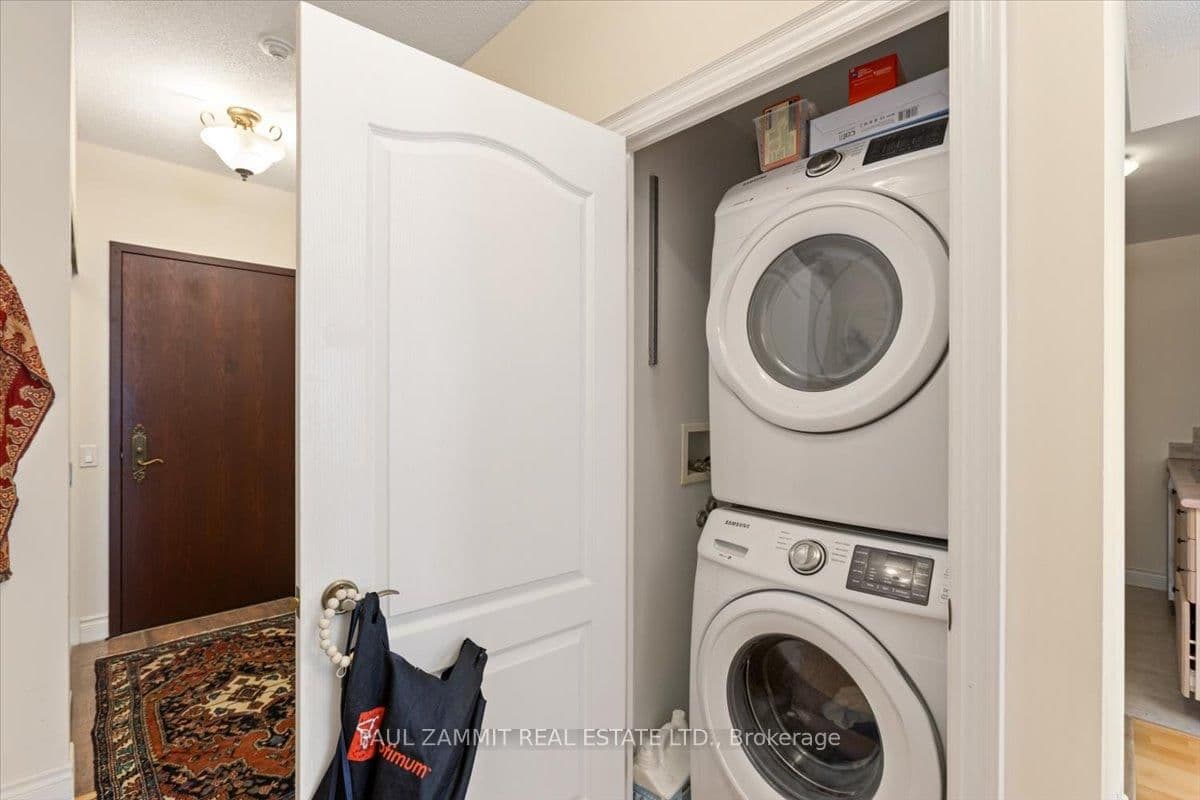 1 Clairtrell Road, Unit 101 thumbnail 11