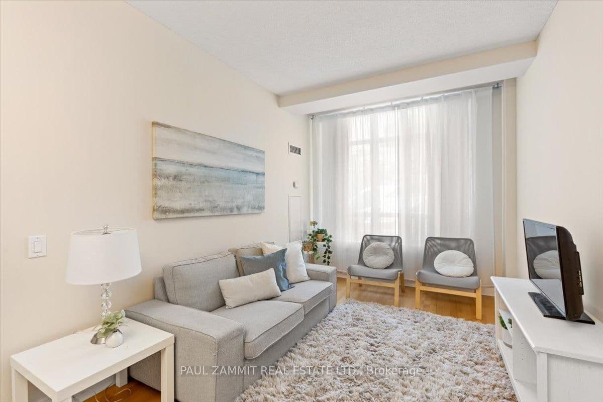 1 Clairtrell Road, Unit 101 thumbnail 5
