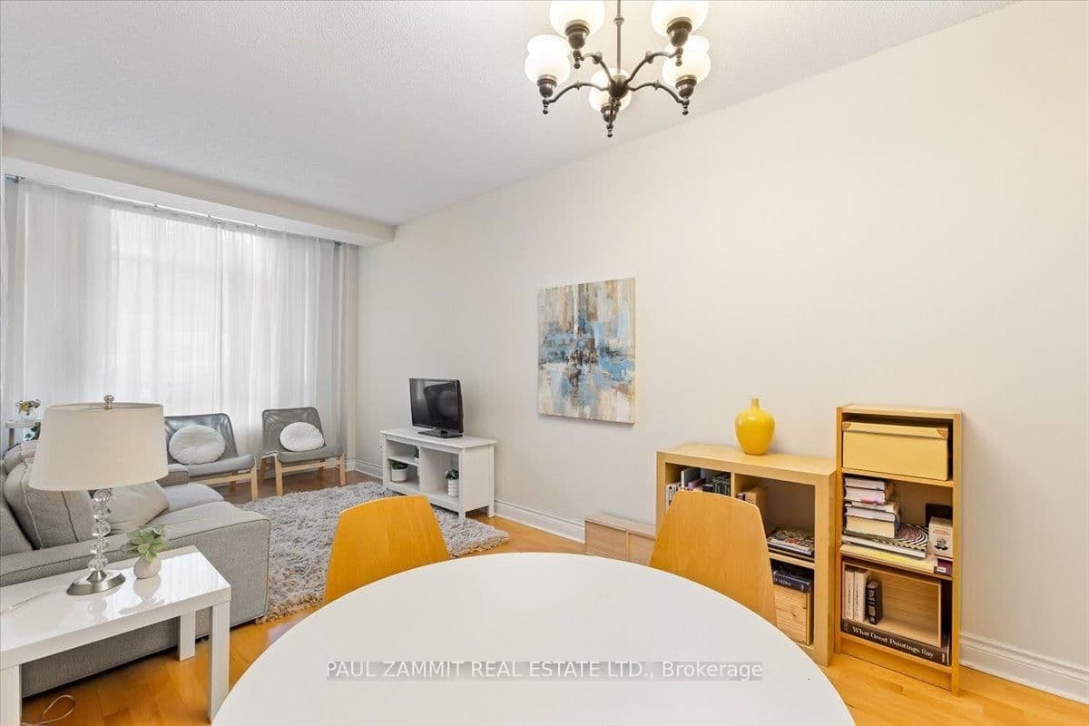1 Clairtrell Road, Unit 101 thumbnail 6