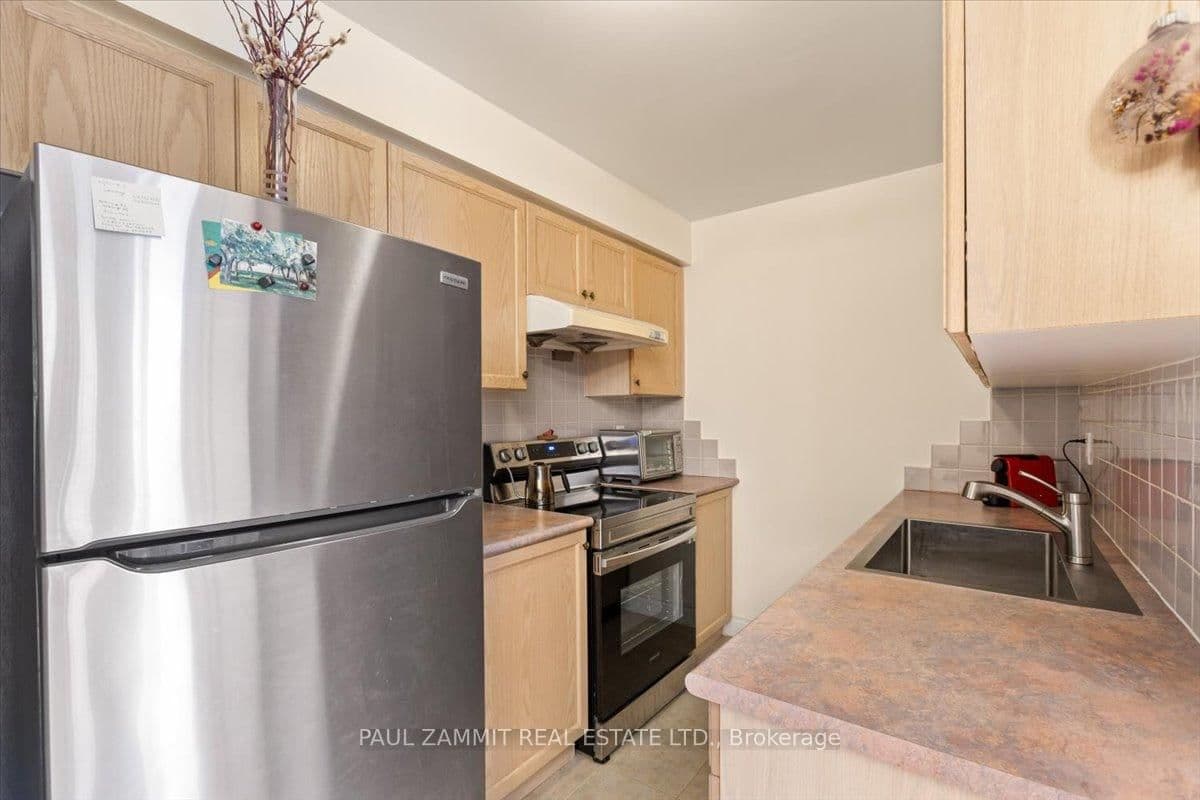 1 Clairtrell Road, Unit 101 thumbnail 9