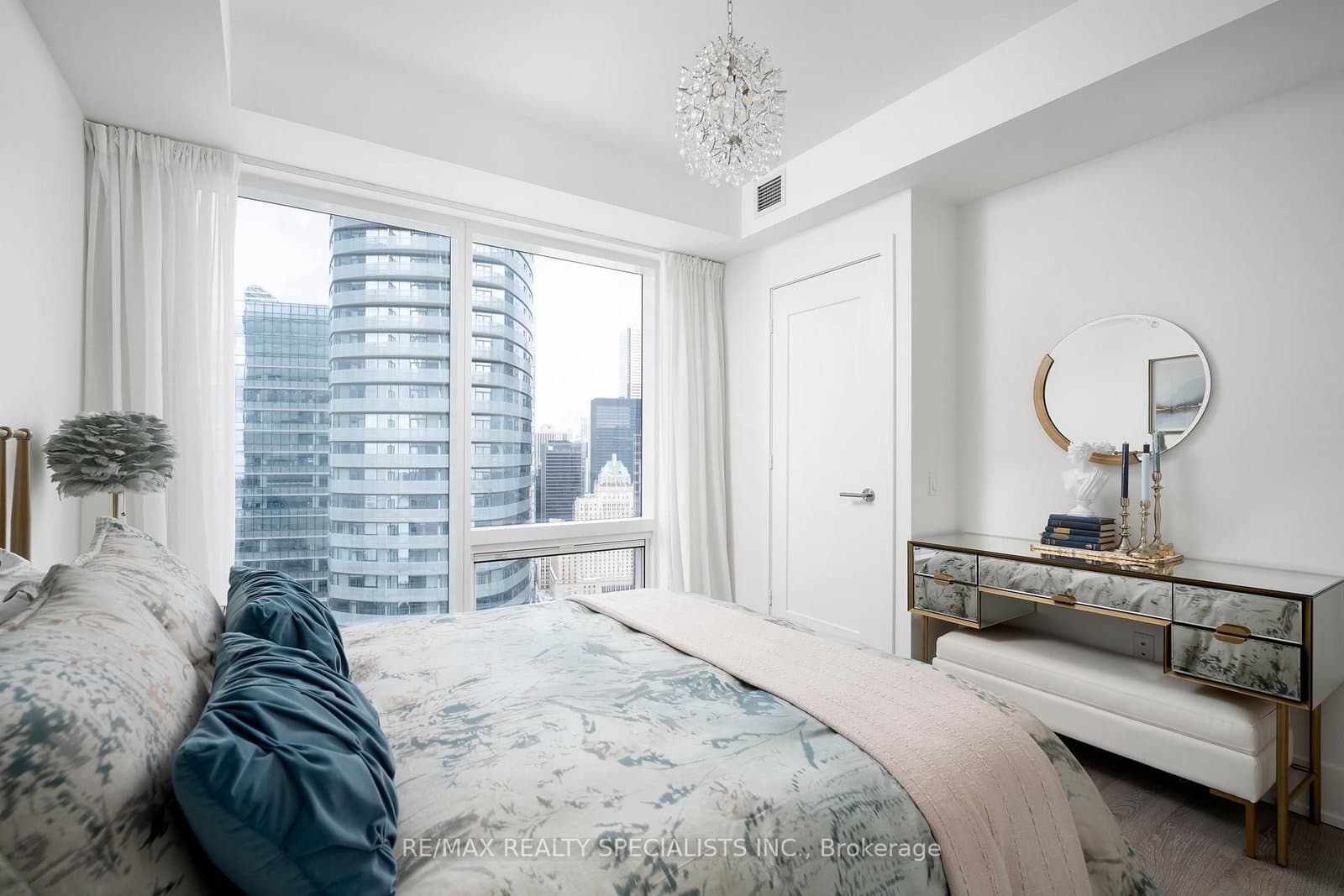 10 York Street, Unit 4303 thumbnail 16