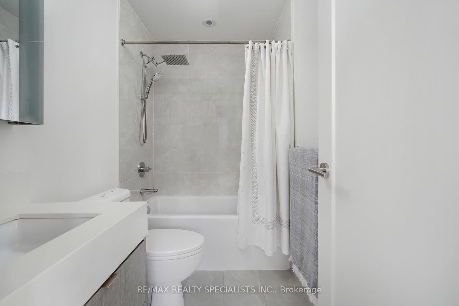 10 York Street, Unit 4303 thumbnail 18