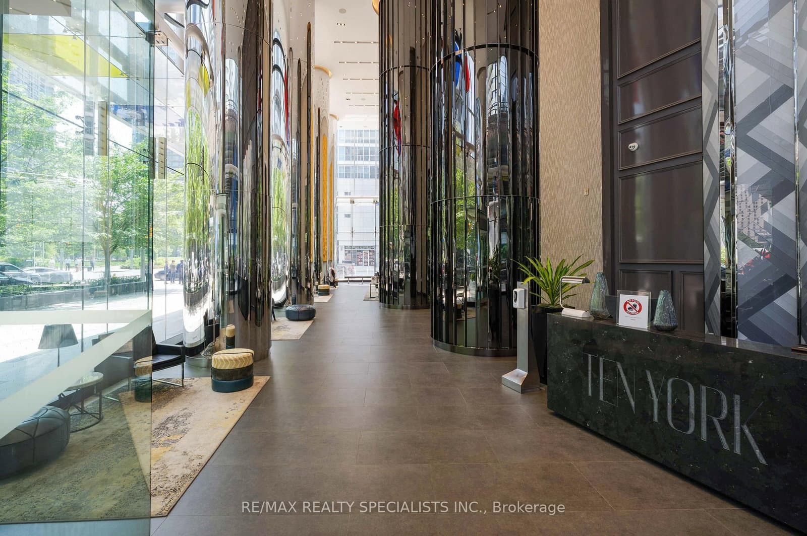 10 York Street, Unit 4303 thumbnail 3