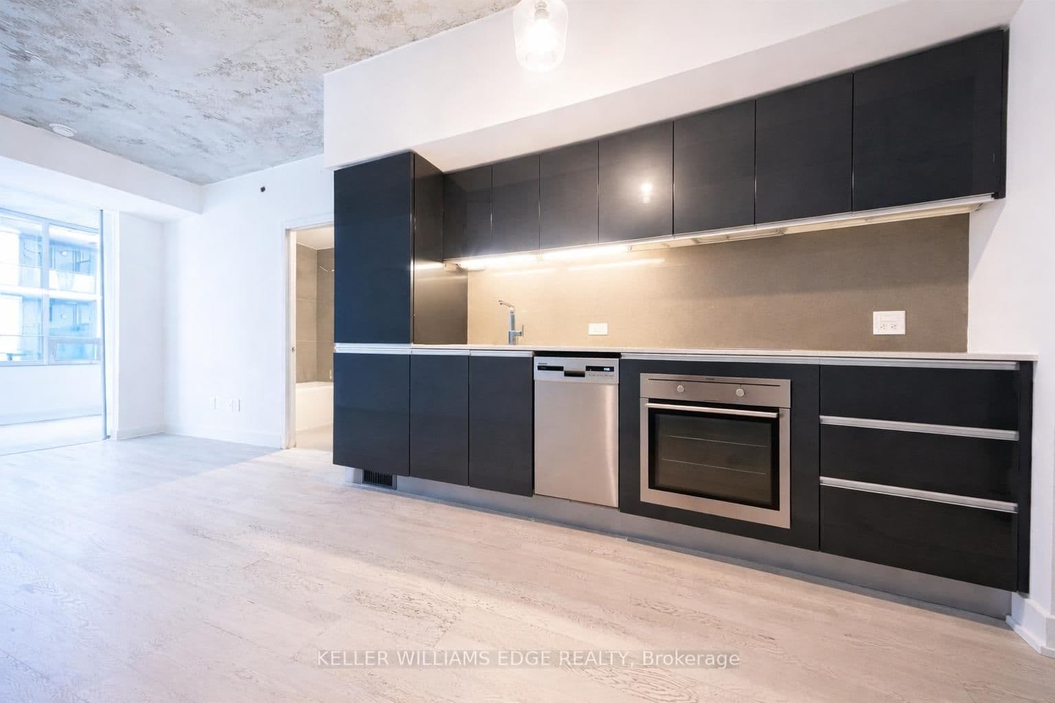 20 Gladstone Avenue, Unit 302 thumbnail 2
