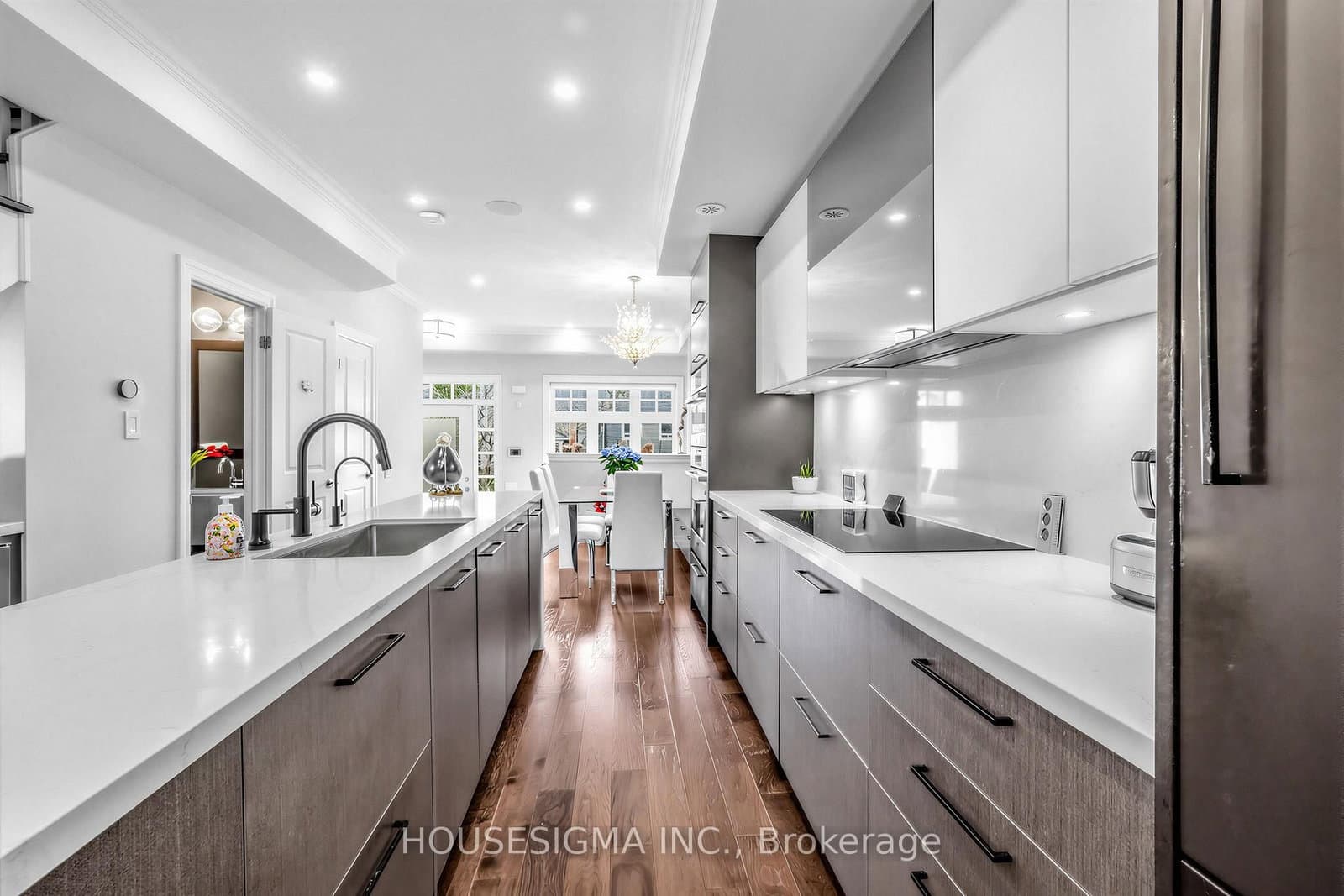 361 Roehampton Avenue thumbnail 12
