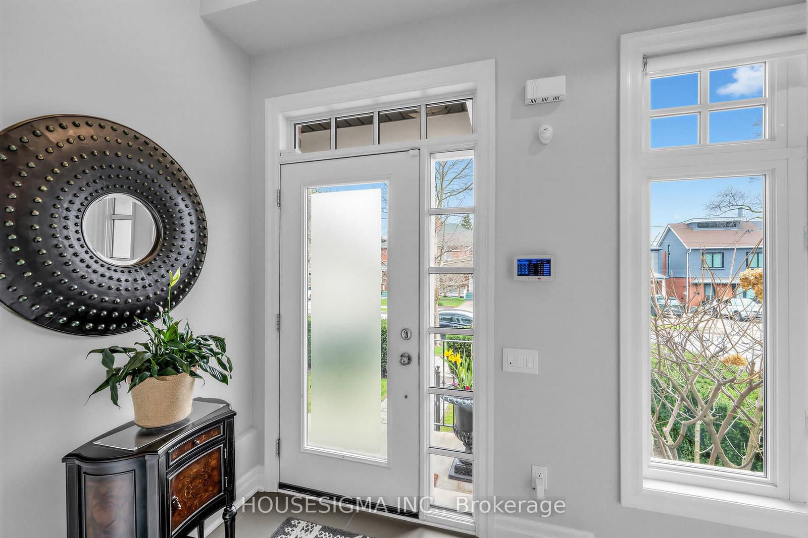 361 Roehampton Avenue thumbnail 3