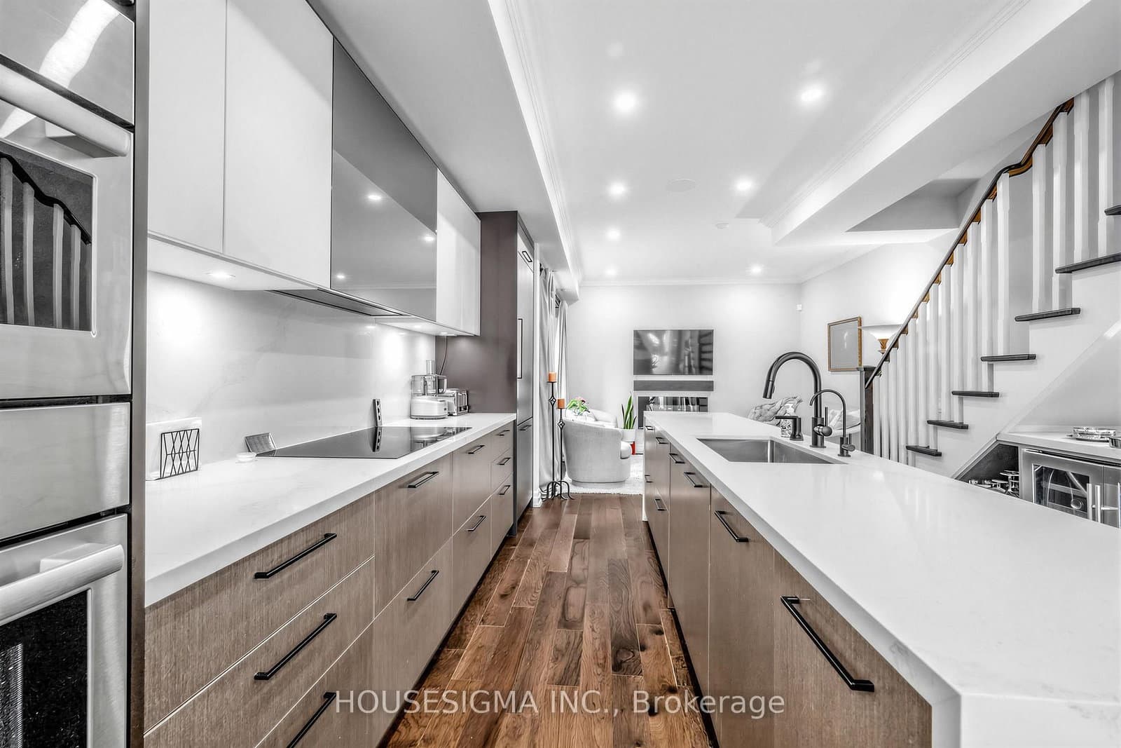 361 Roehampton Avenue thumbnail 8