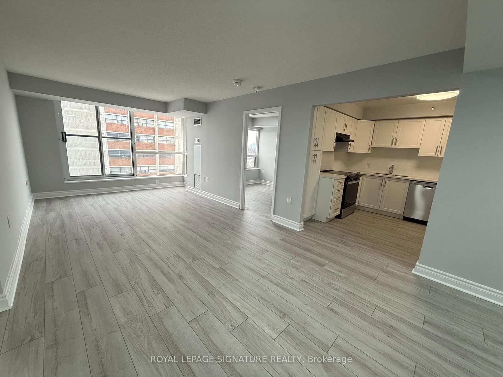 2 Neptune Drive, Unit 605 thumbnail 3