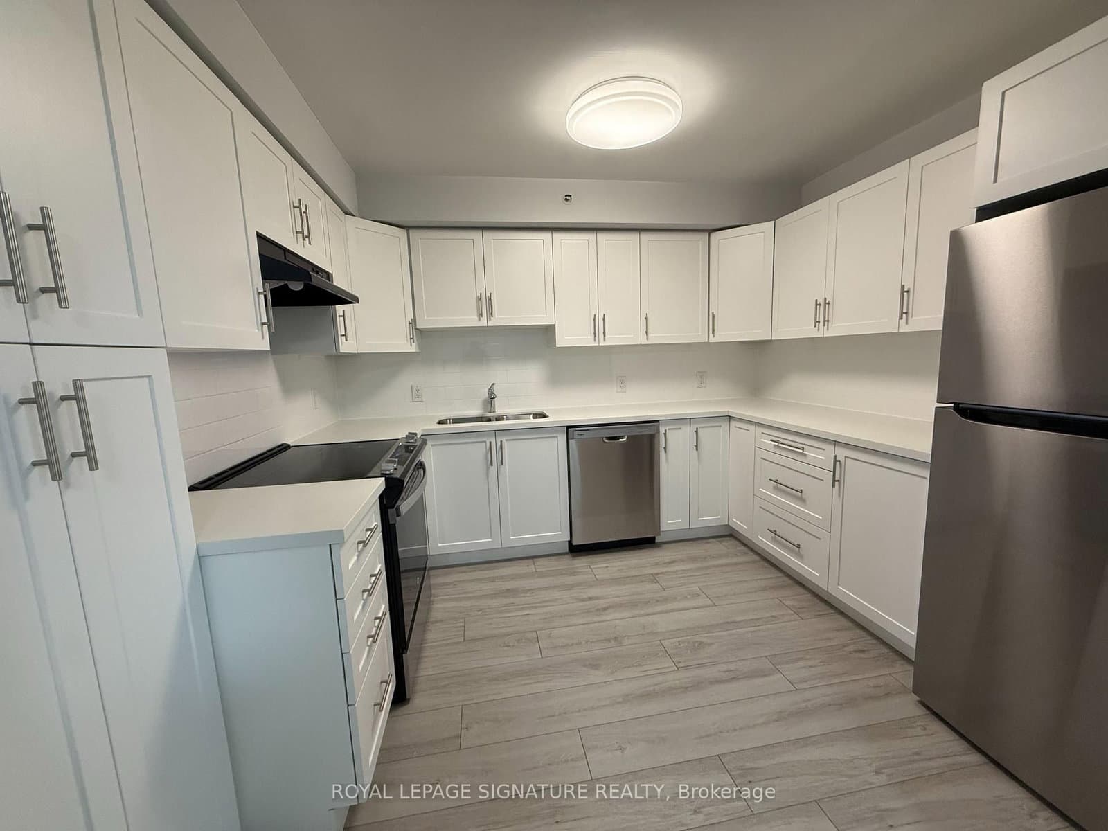 2 Neptune Drive, Unit 605 thumbnail 4