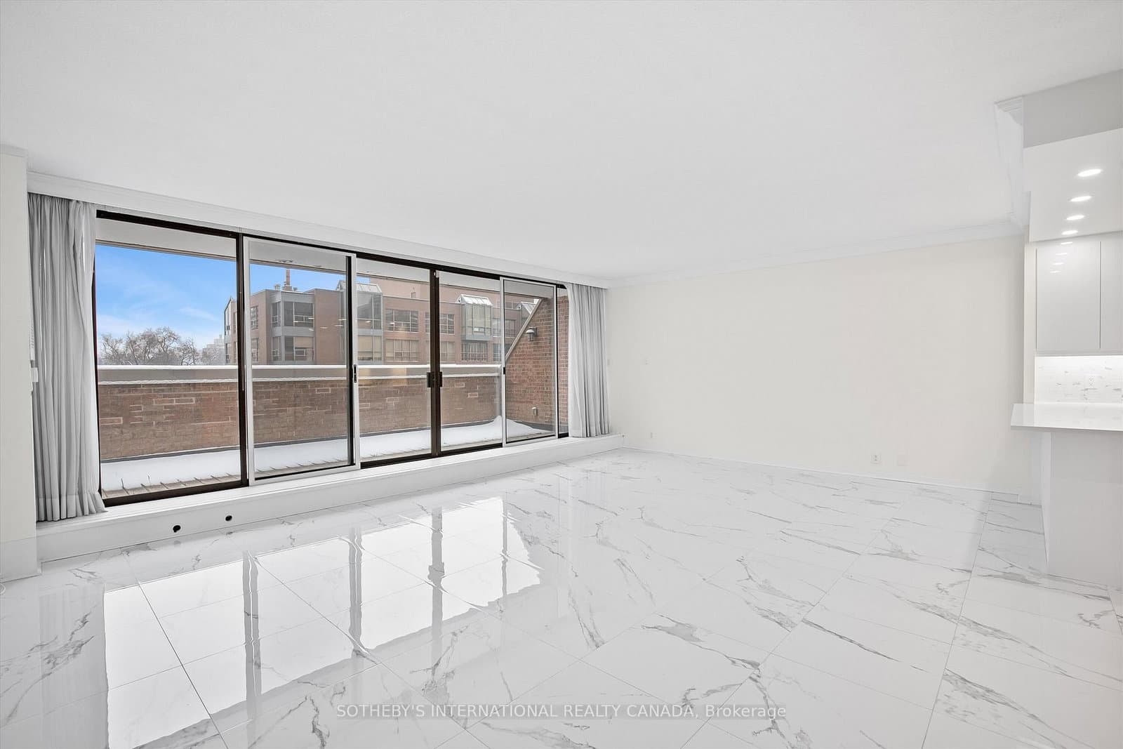 55A Avenue Road, Unit 408 thumbnail 15
