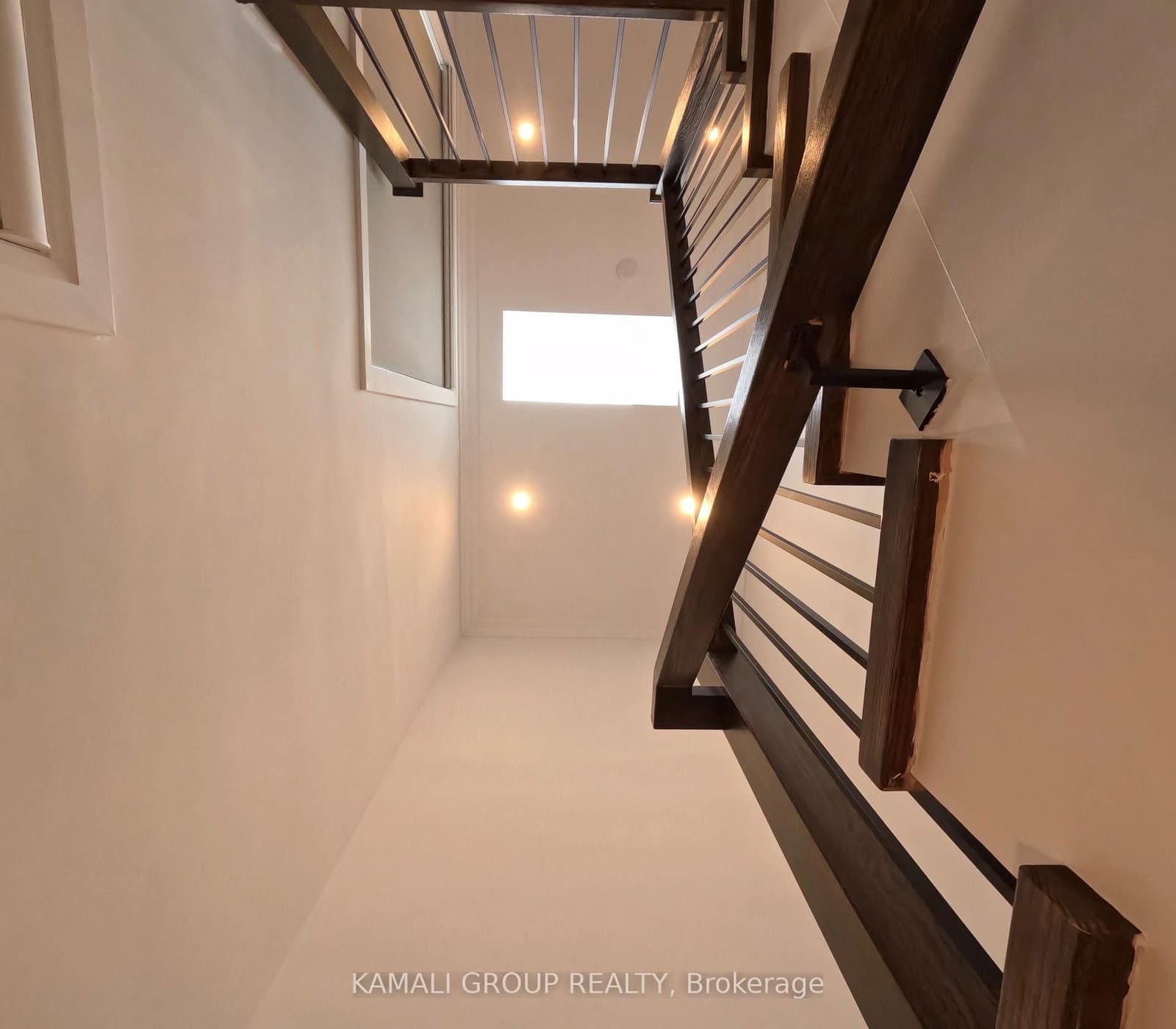 77 Hove Street E thumbnail 15