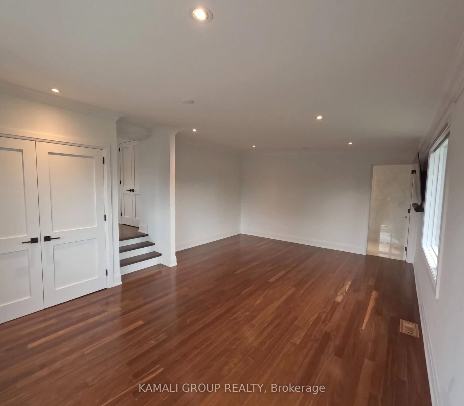 77 Hove Street E thumbnail 18
