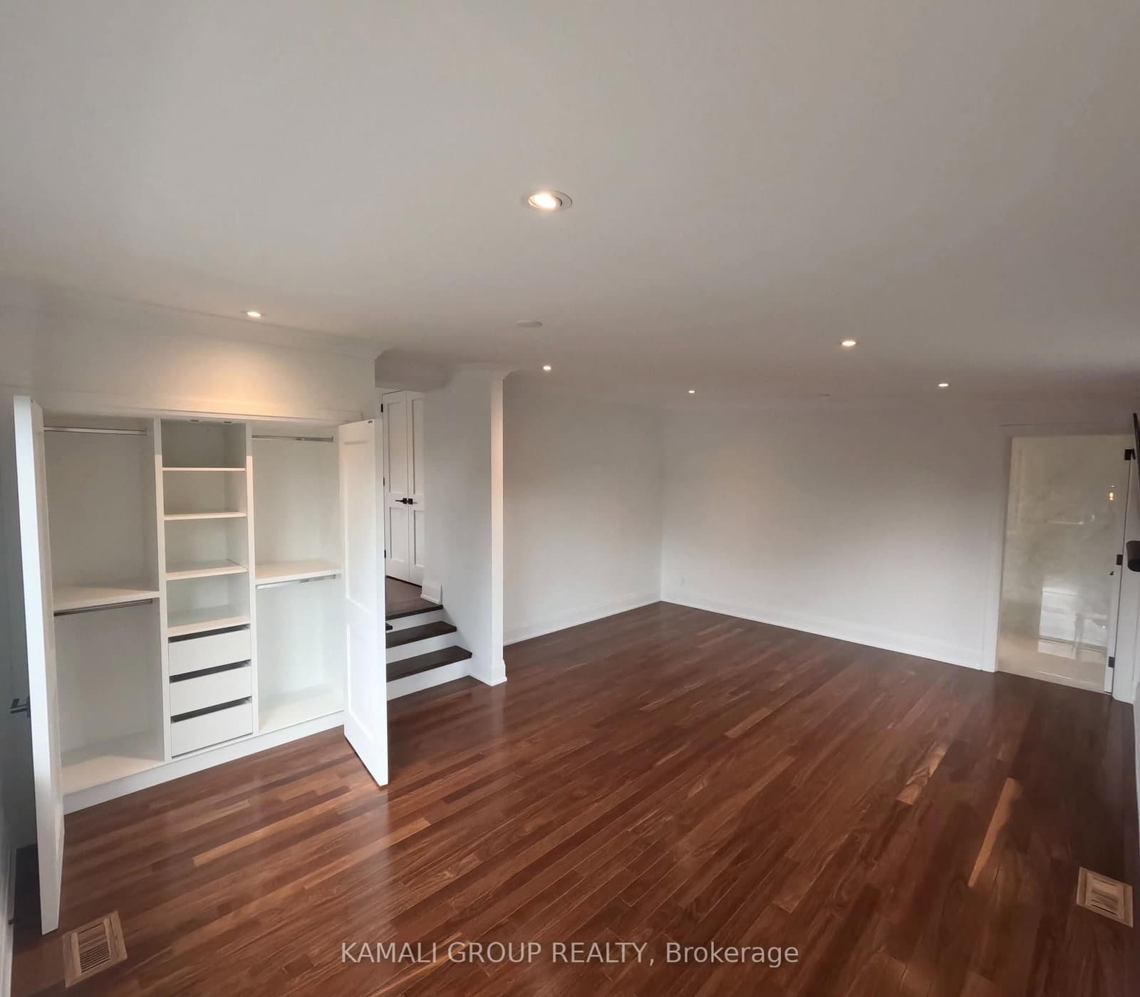 77 Hove Street E thumbnail 19