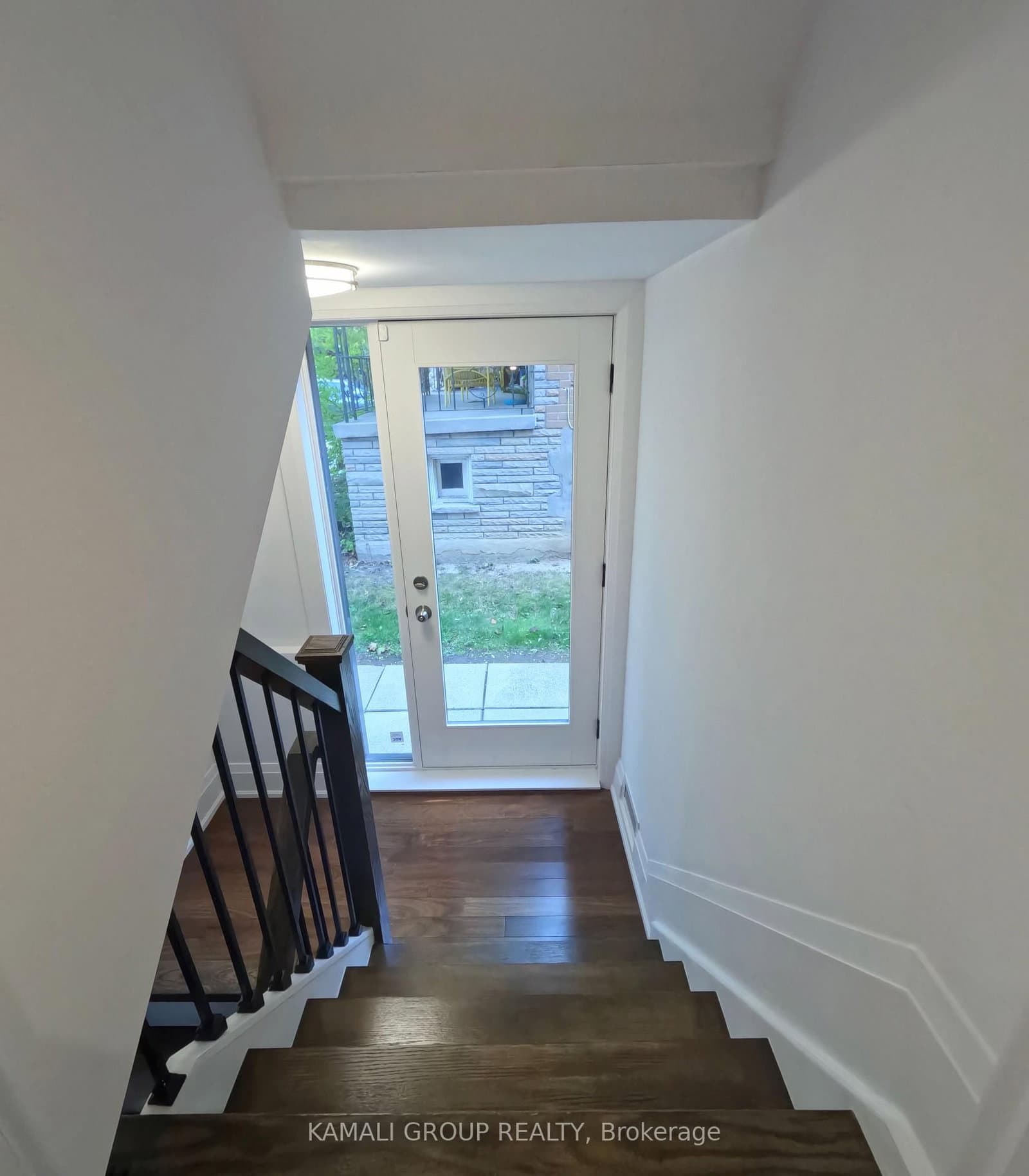 77 Hove Street E thumbnail 27