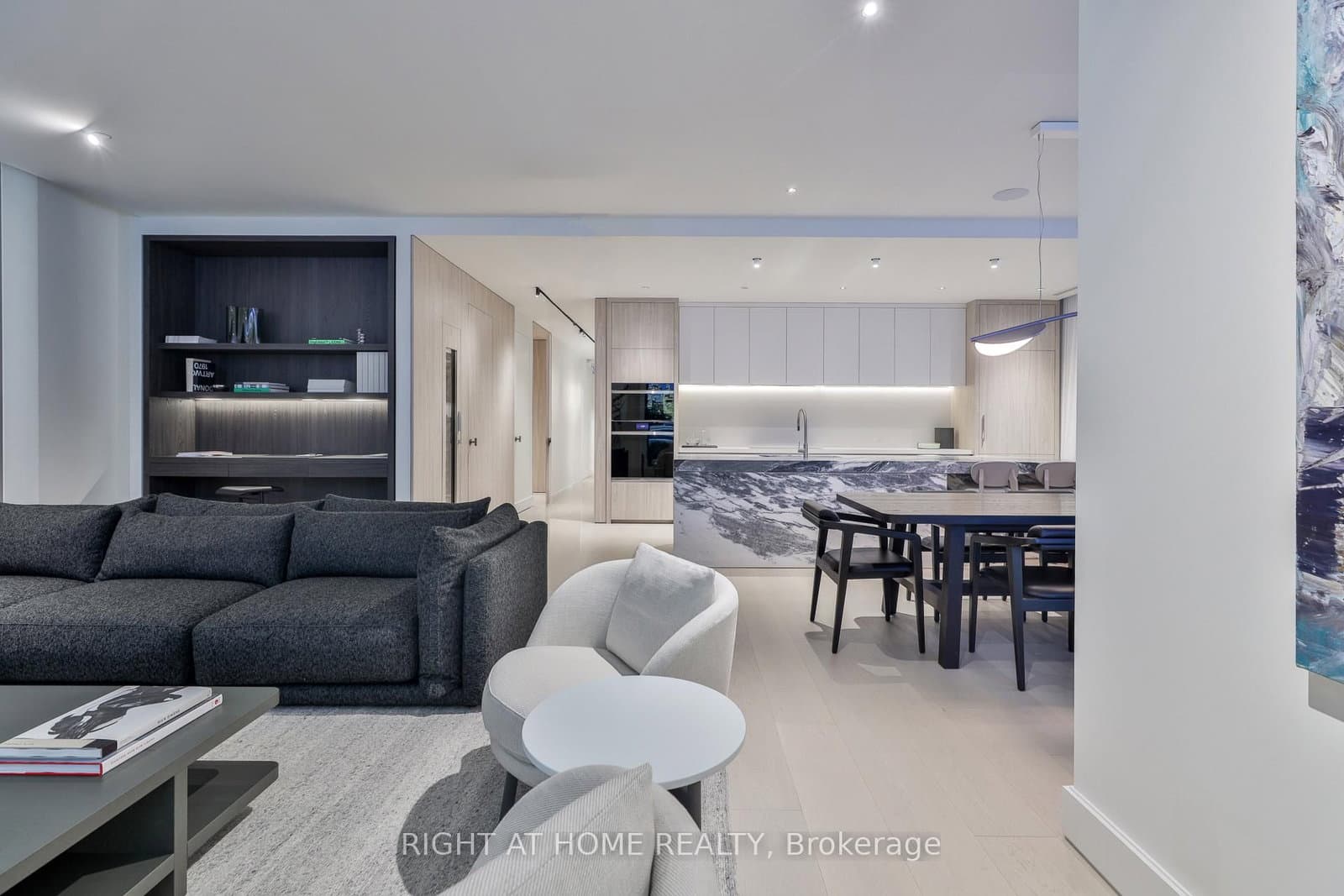 1 Roxborough Street W, Unit 403 thumbnail 7