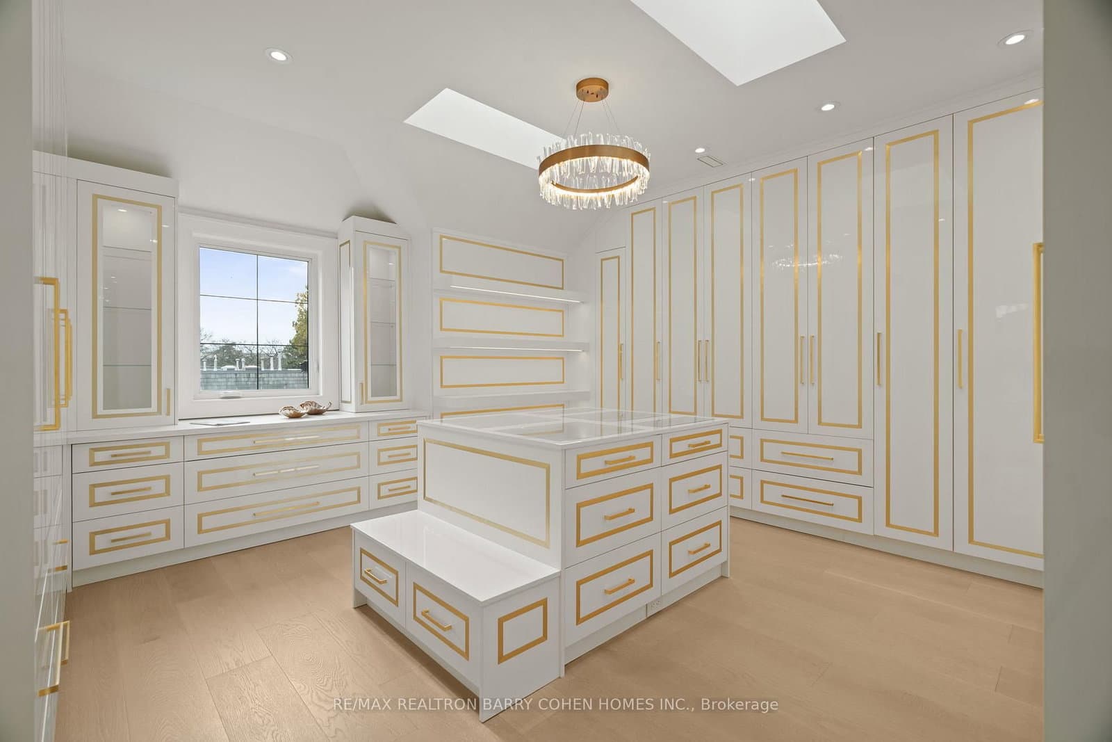 81 Upper Canada Drive thumbnail 29