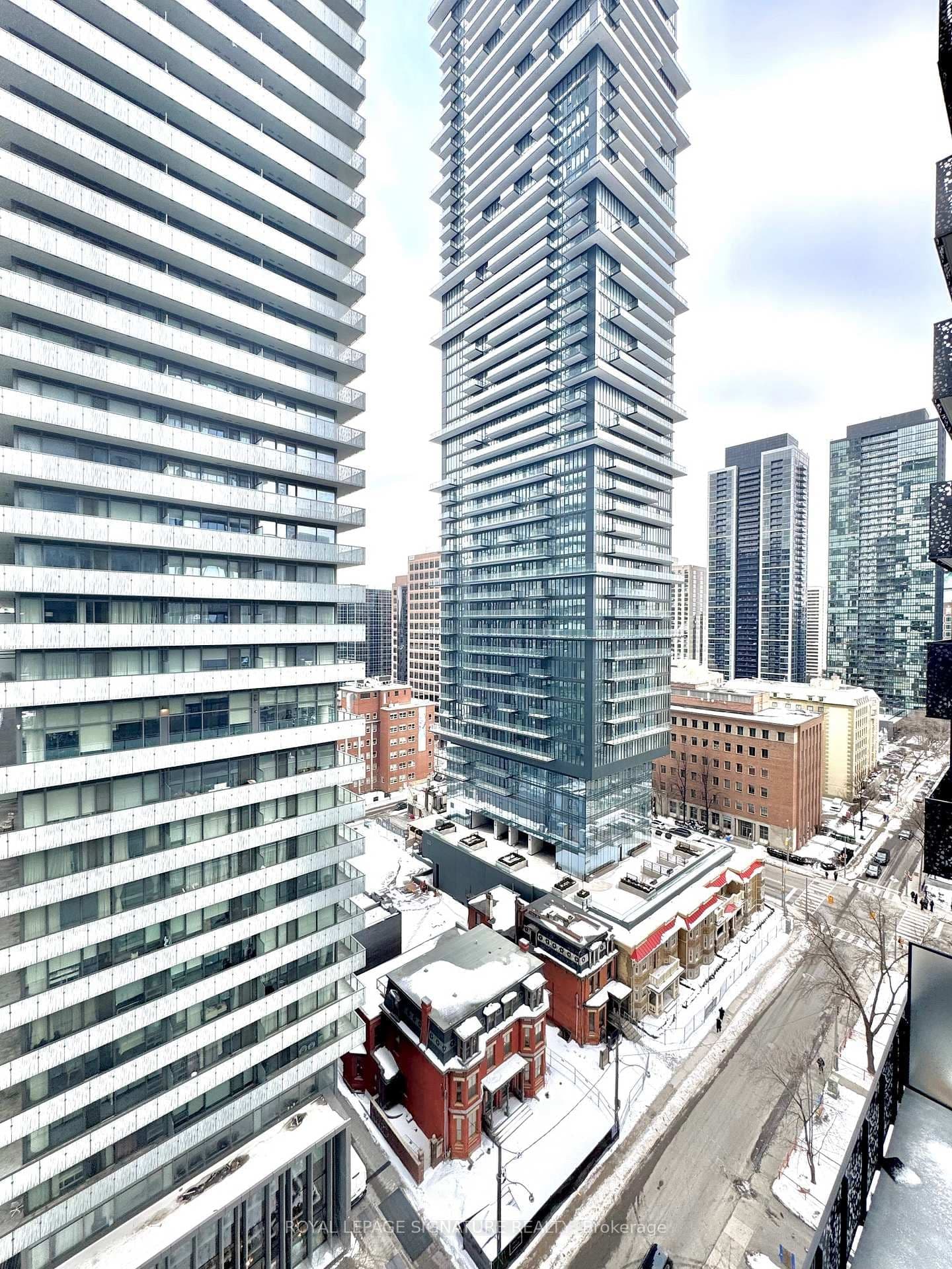 55 Charles Street E, Unit 1510 thumbnail 14