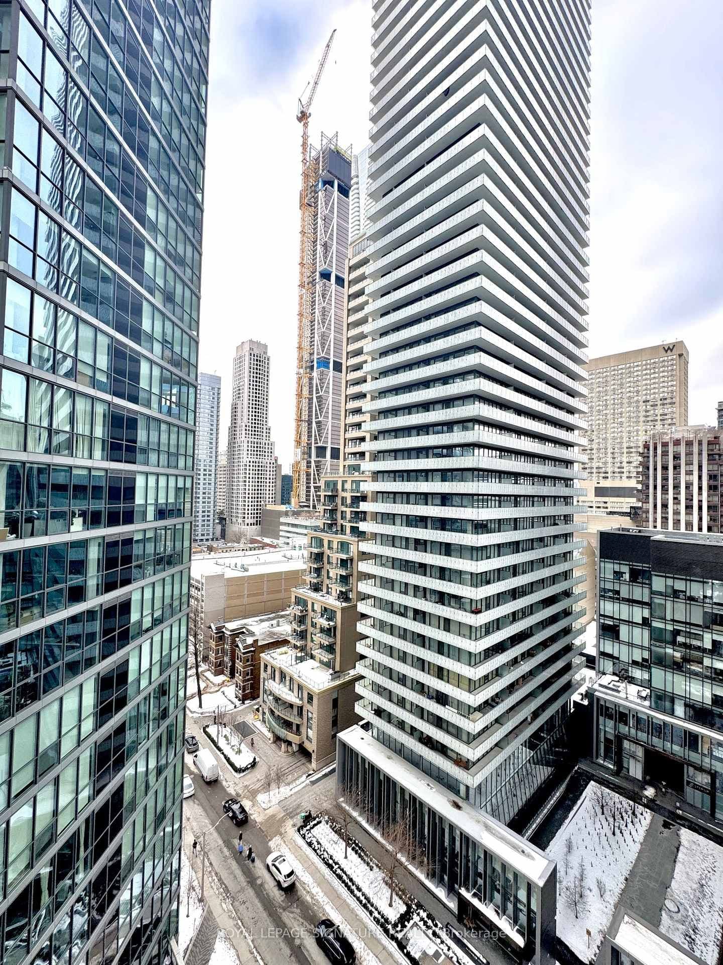 55 Charles Street E, Unit 1510 thumbnail 15