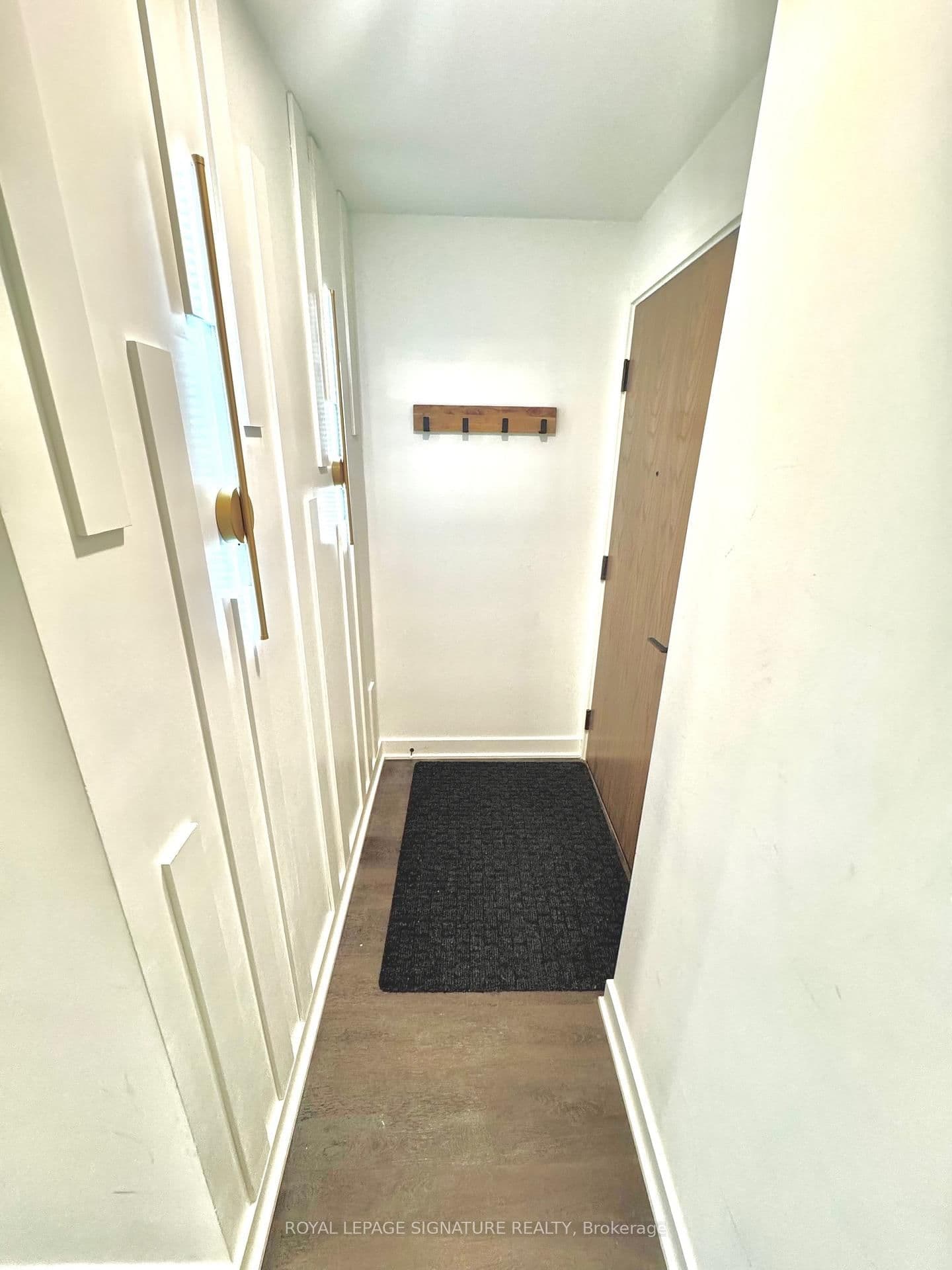 55 Charles Street E, Unit 1510 thumbnail 3