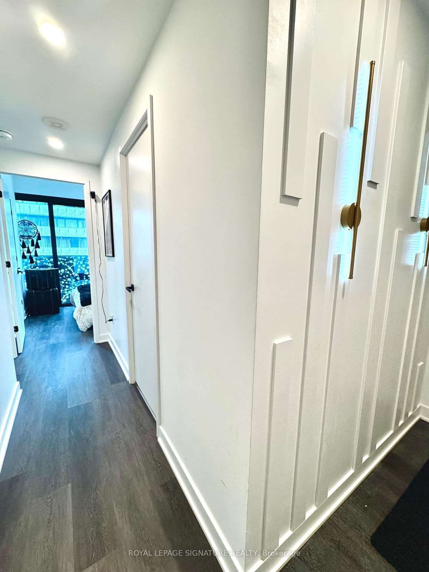 55 Charles Street E, Unit 1510 thumbnail 4