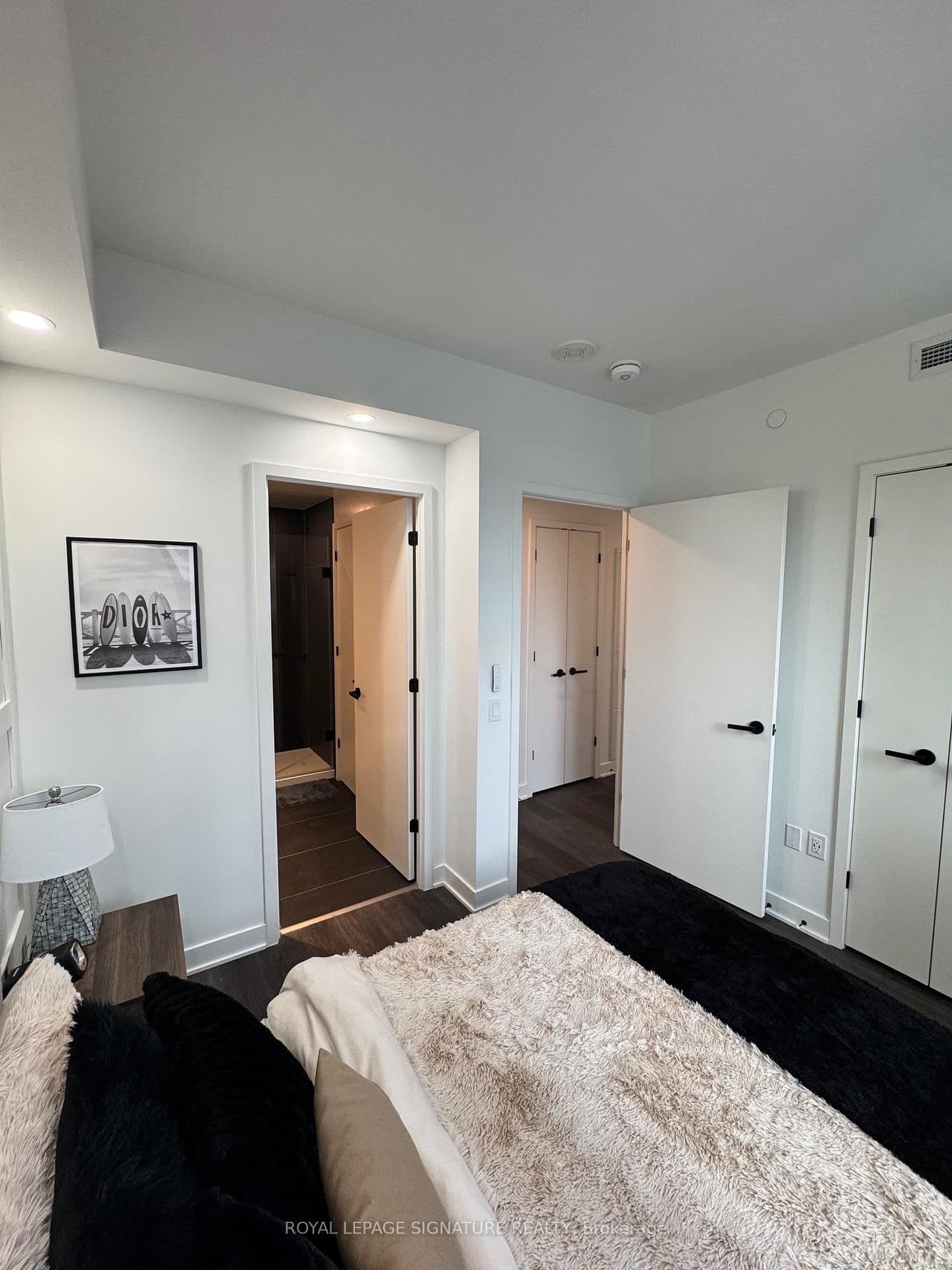 55 Charles Street E, Unit 1510 thumbnail 9