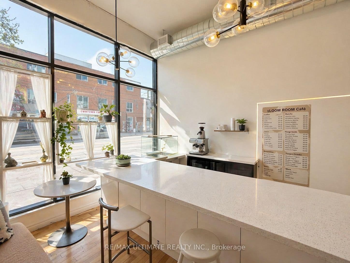 511 Queen Street W thumbnail 4