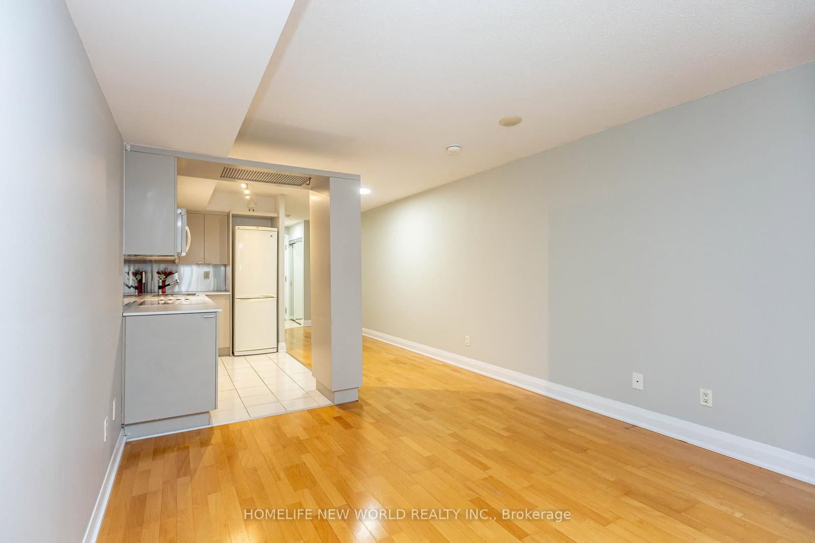 111 Elizabeth Street, Unit 951 thumbnail 4