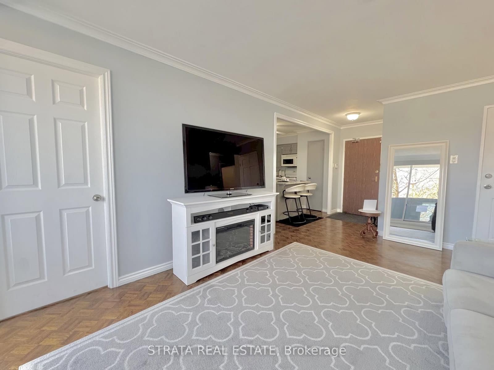3555 Bathurst Street, Unit 203 thumbnail 5