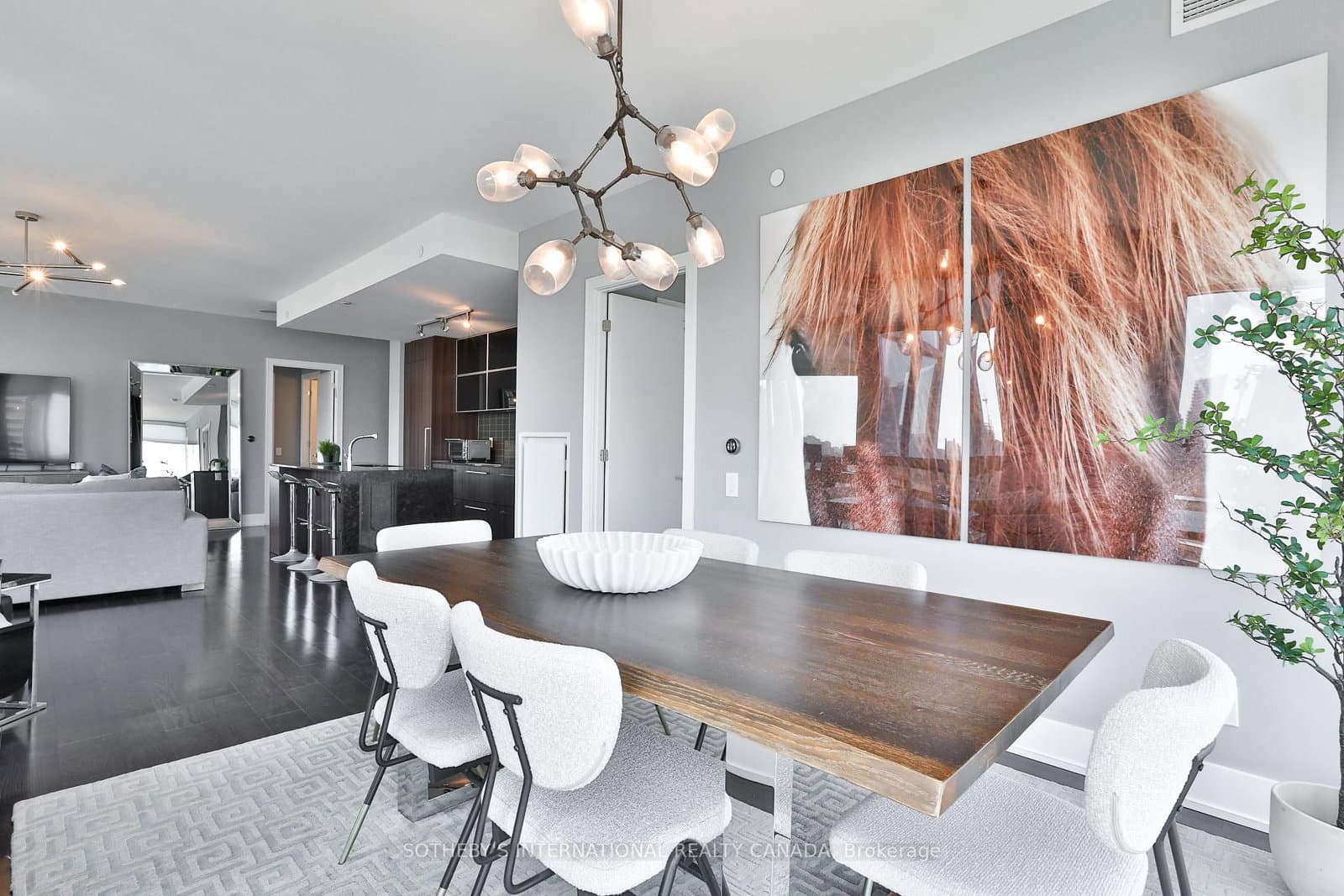 170 Avenue Road, Unit 811 thumbnail 11