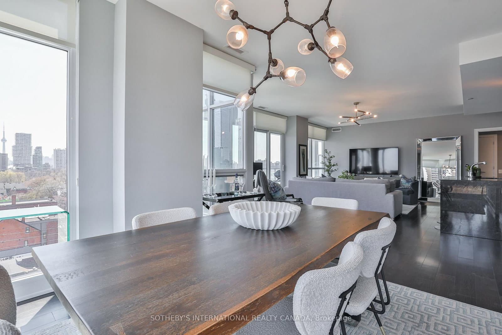 170 Avenue Road, Unit 811 thumbnail 13