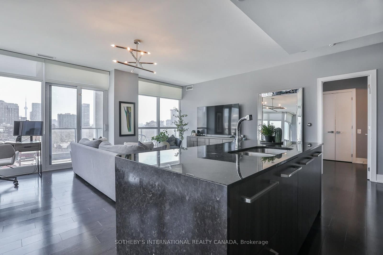 170 Avenue Road, Unit 811 thumbnail 15