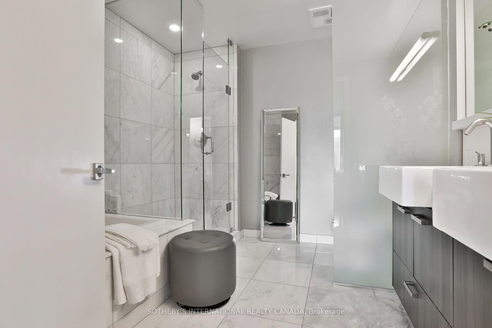170 Avenue Road, Unit 811 thumbnail 19