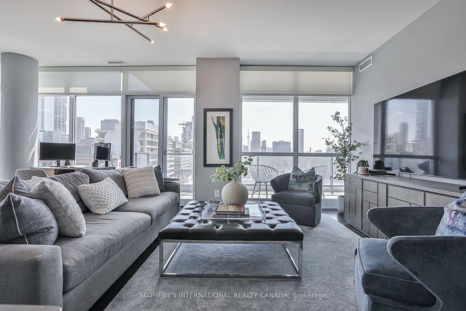170 Avenue Road, Unit 811 thumbnail 5