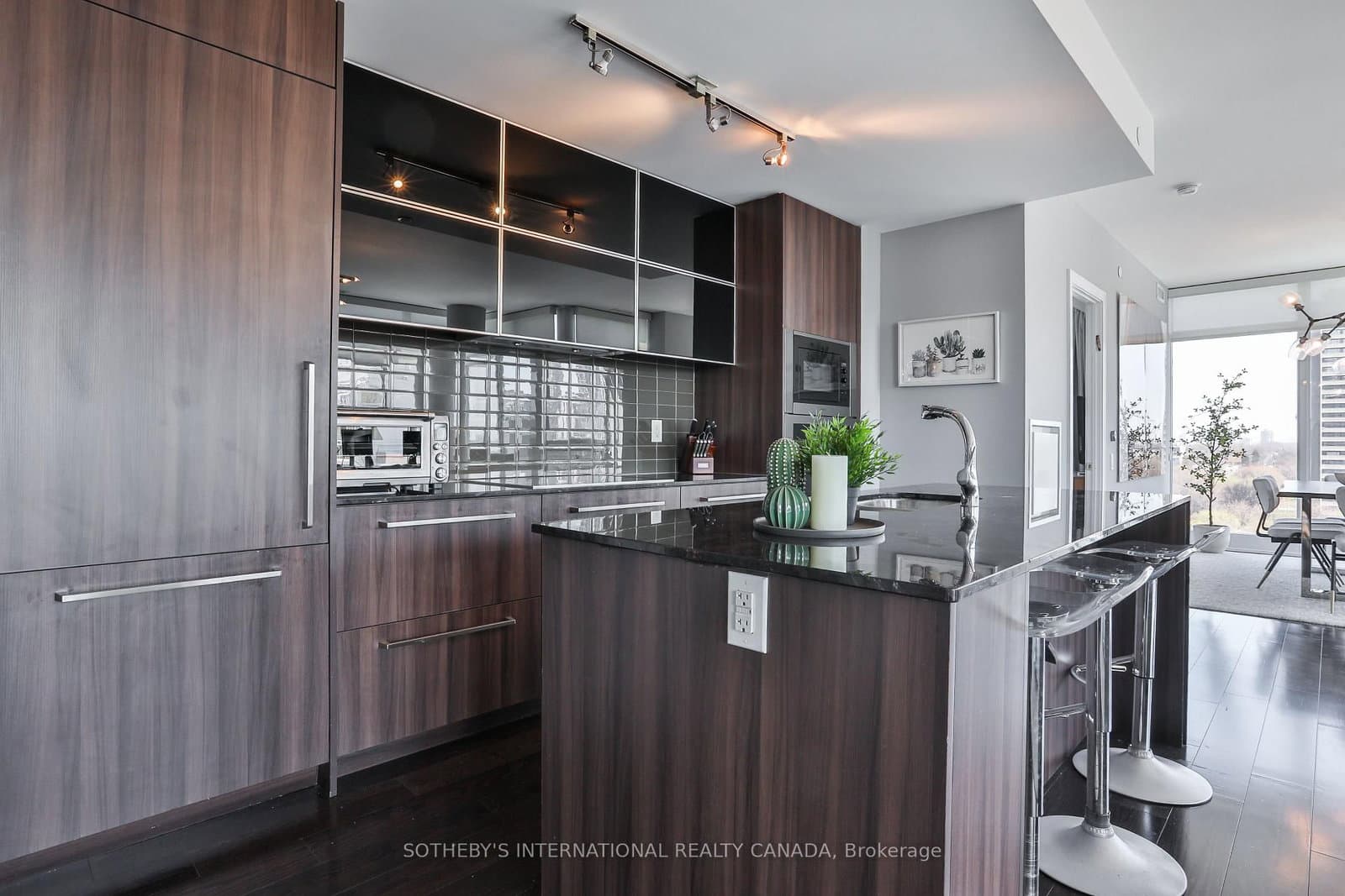 170 Avenue Road, Unit 811 thumbnail 7