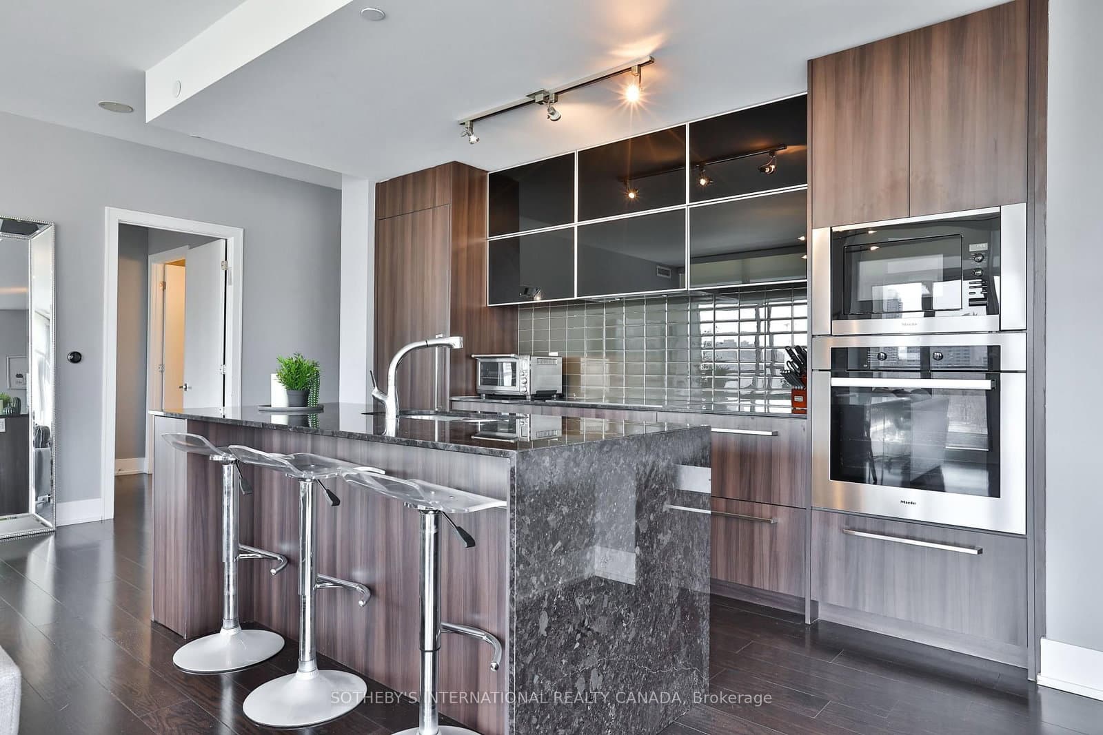 170 Avenue Road, Unit 811 thumbnail 8