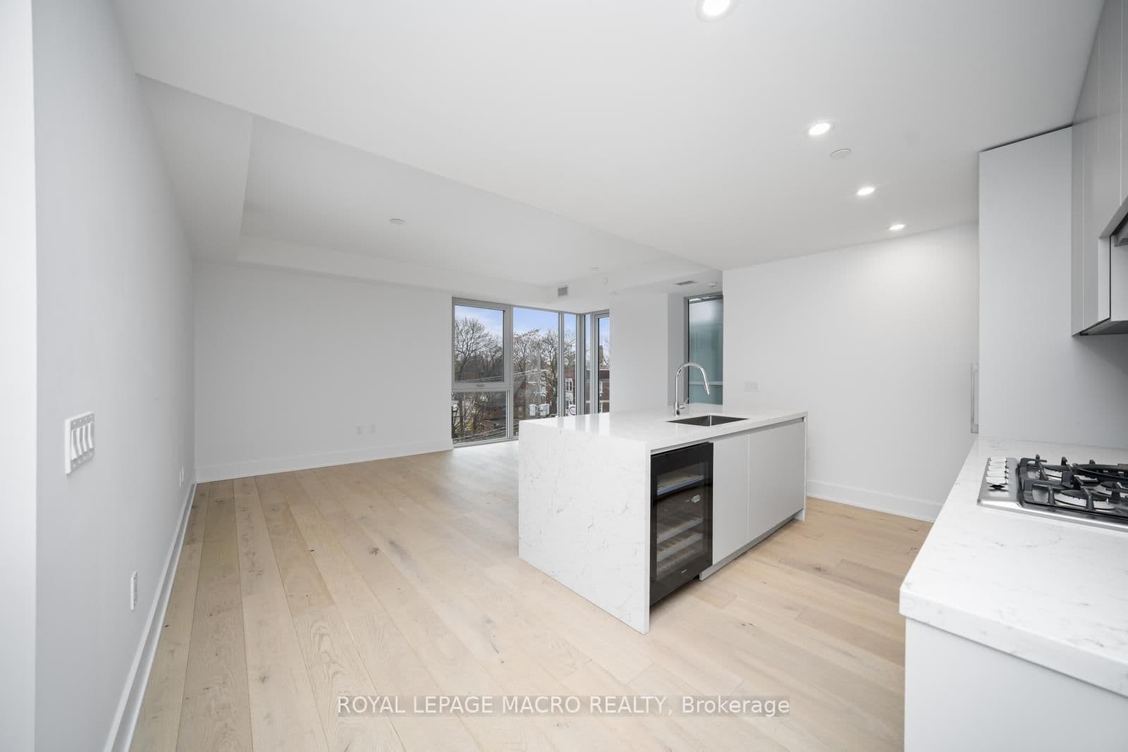 346 Davenport Road, Unit 403 thumbnail 13