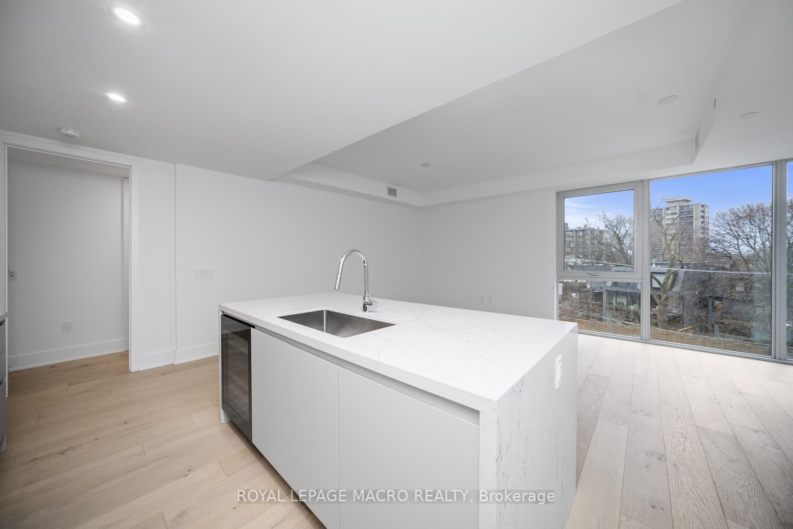 346 Davenport Road, Unit 403 thumbnail 16