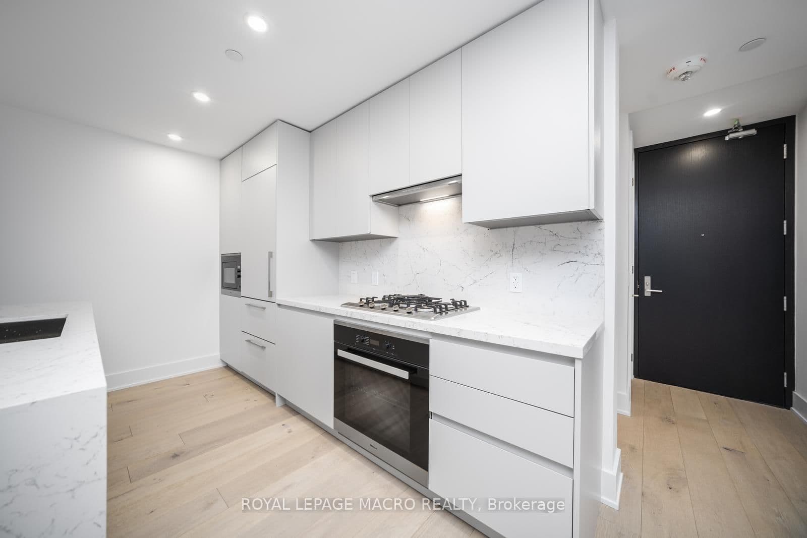 346 Davenport Road, Unit 403 thumbnail 18