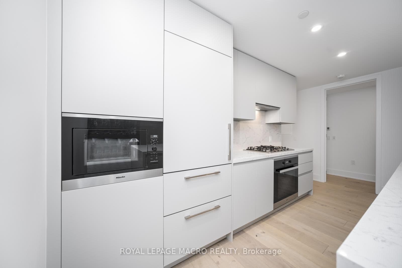 346 Davenport Road, Unit 403 thumbnail 19