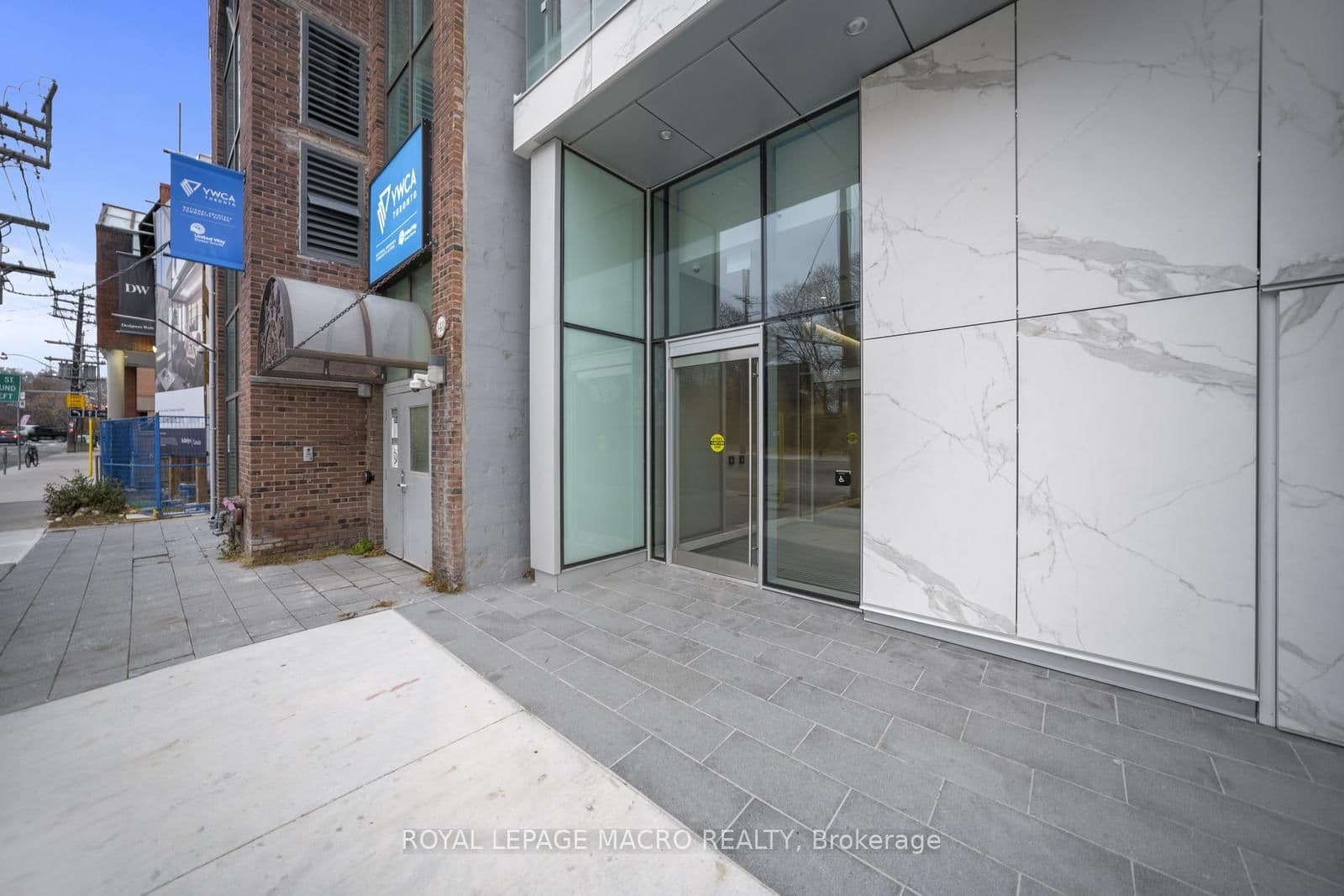 346 Davenport Road, Unit 403 thumbnail 9