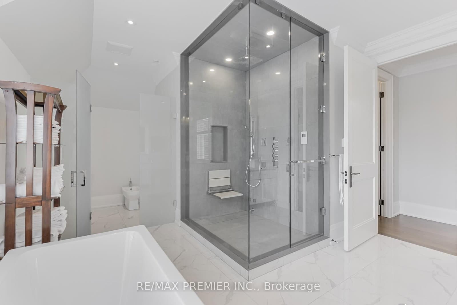 111 Codsell Avenue thumbnail 14