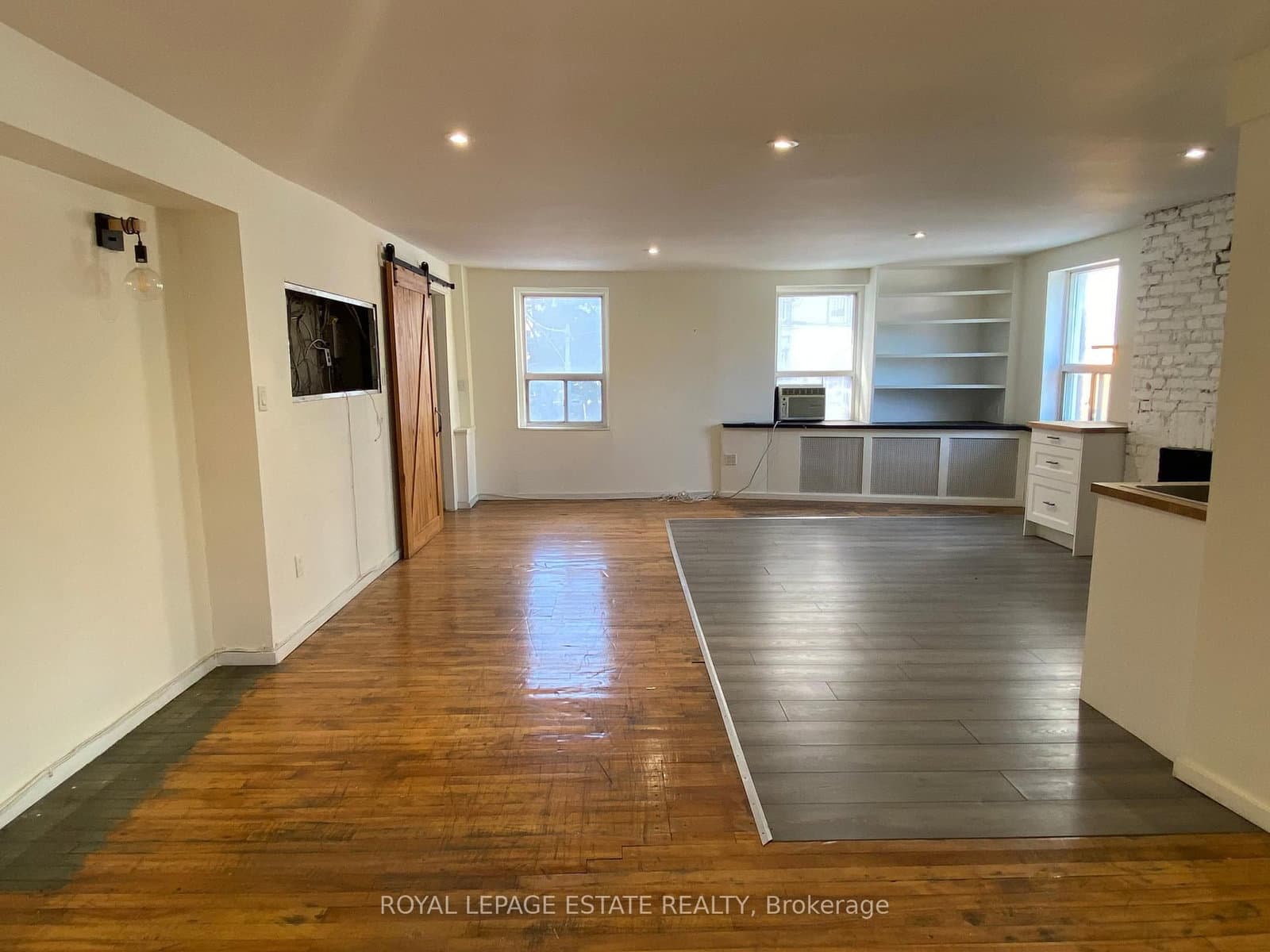 155 Richmond Street E thumbnail 2
