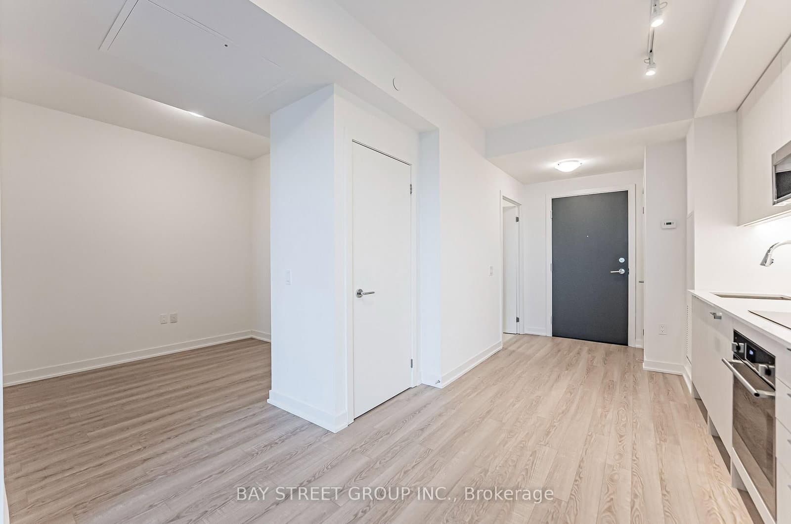 250 Lawrence Avenue W, Unit 526 thumbnail 12