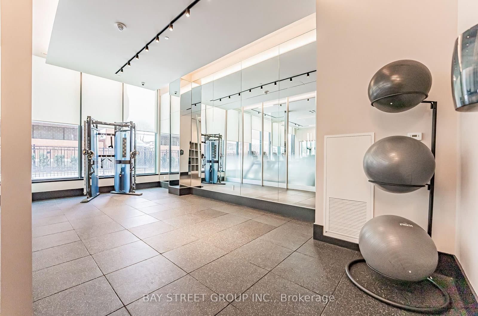 250 Lawrence Avenue W, Unit 526 thumbnail 23