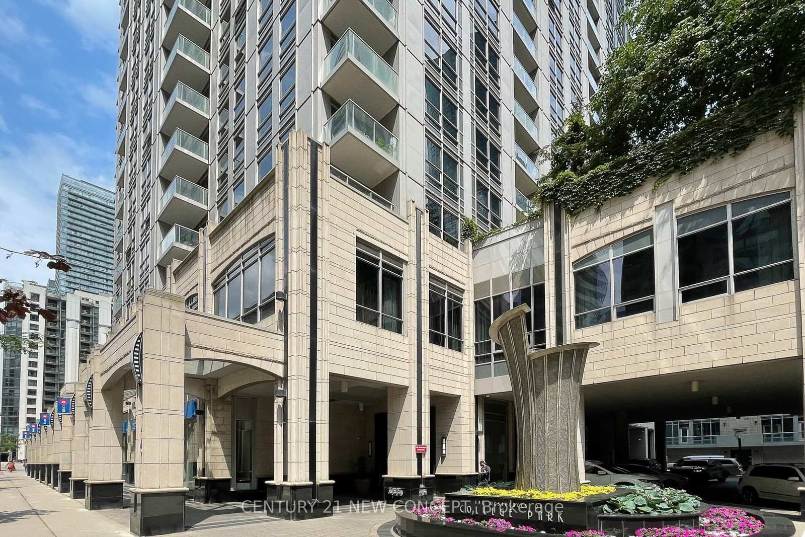 761 Bay Street, Unit 404 thumbnail 14