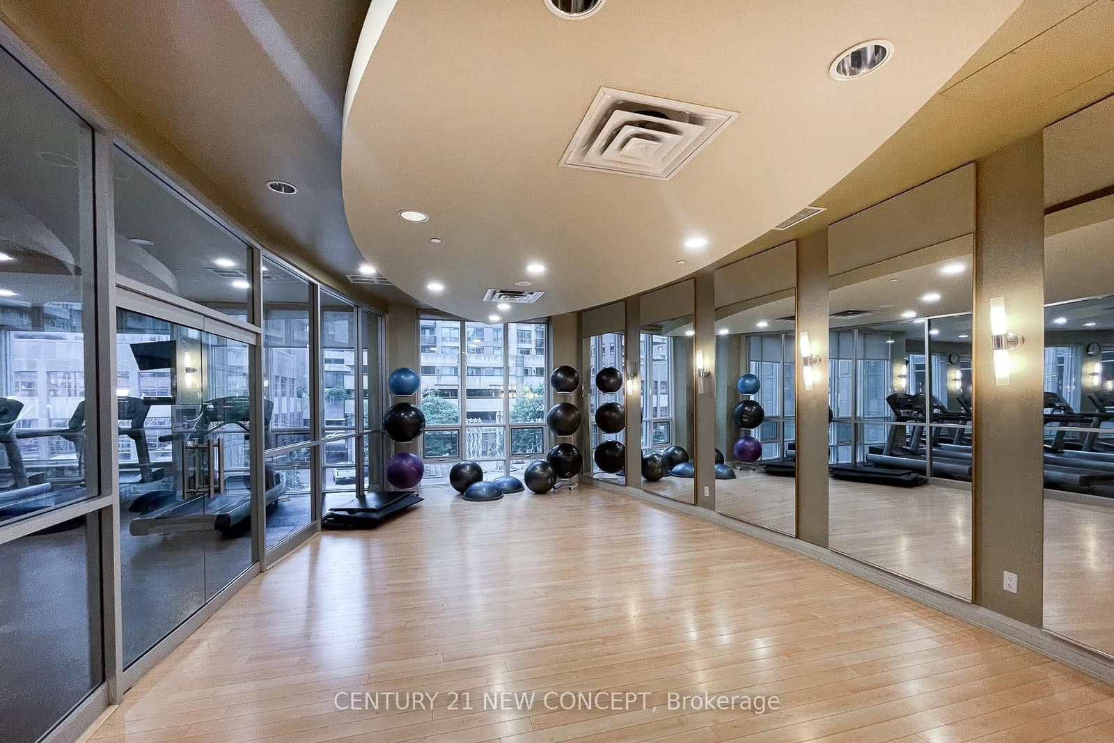 761 Bay Street, Unit 404 thumbnail 22