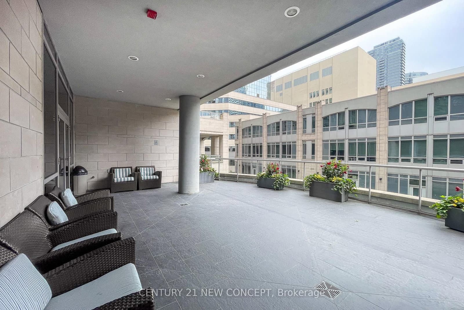 761 Bay Street, Unit 404 thumbnail 23