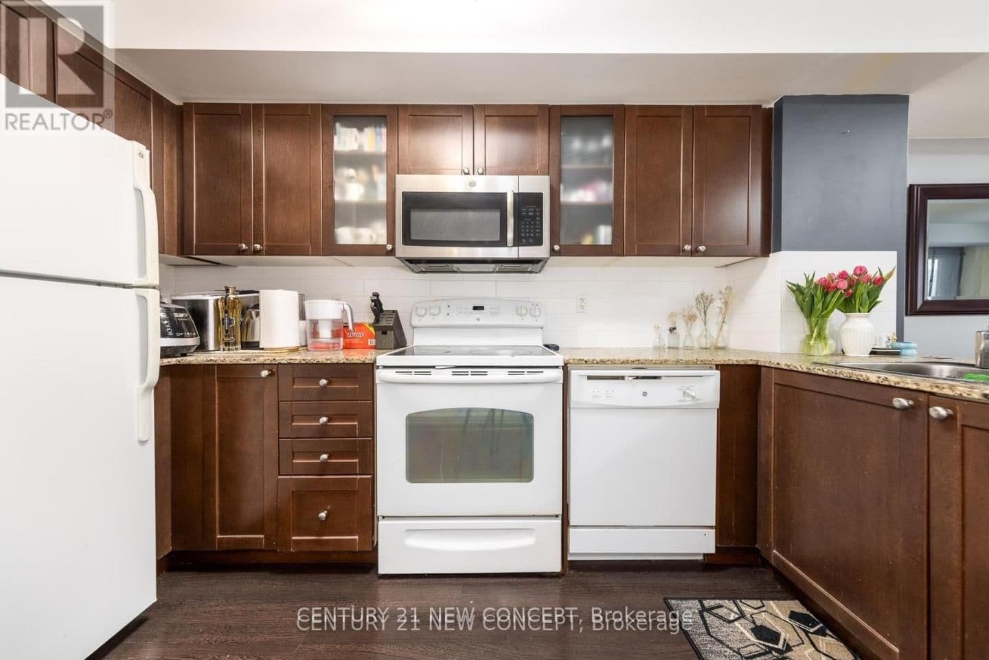 761 Bay Street, Unit 404 thumbnail 4
