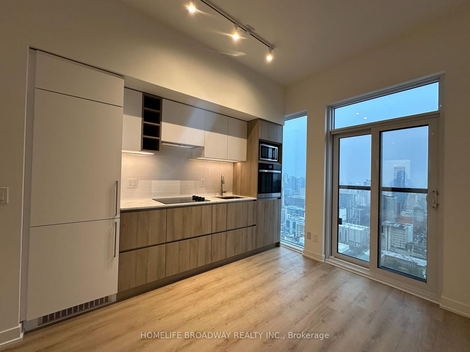 319 Jarvis Street, Unit PH5 thumbnail 2